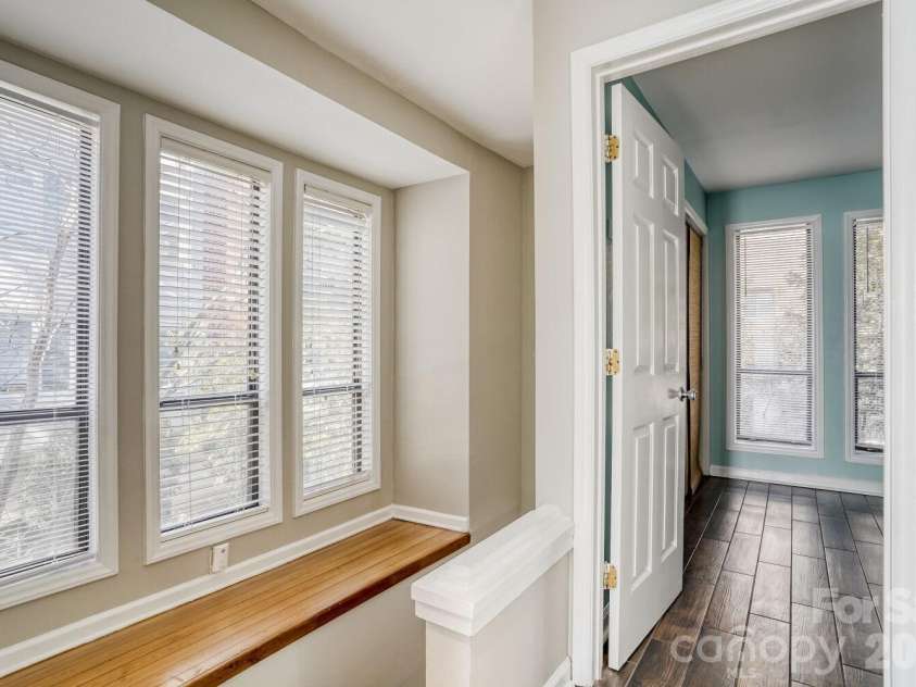 417 Church Street, Charlotte, NC 28202.  MLS# CAR4358979, YatesRealty ID 11027. 