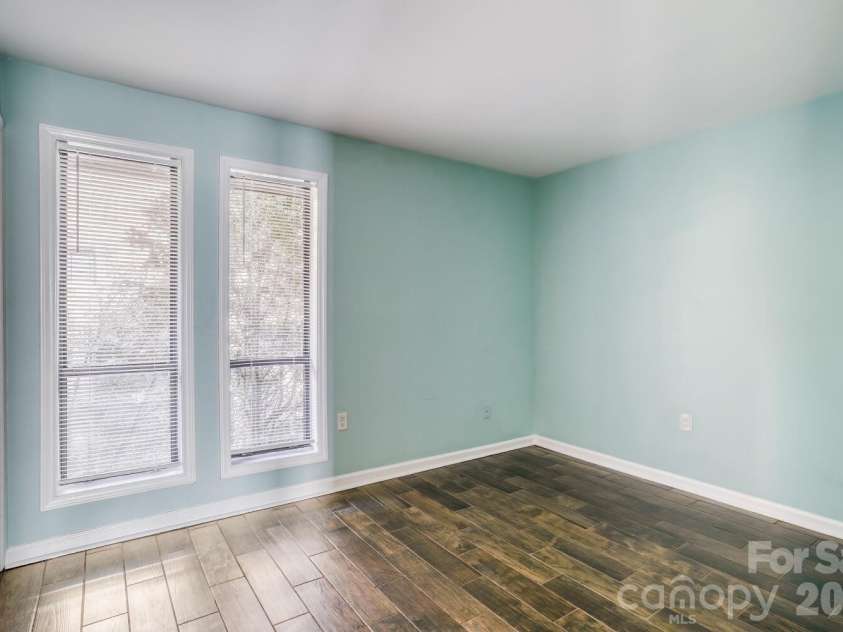 417 Church Street, Charlotte, NC 28202.  MLS# CAR4358979, YatesRealty ID 11027. 