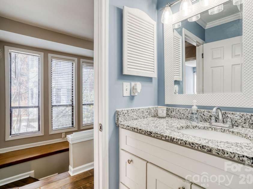 417 Church Street, Charlotte, NC 28202.  MLS# CAR4358979, YatesRealty ID 11027. 