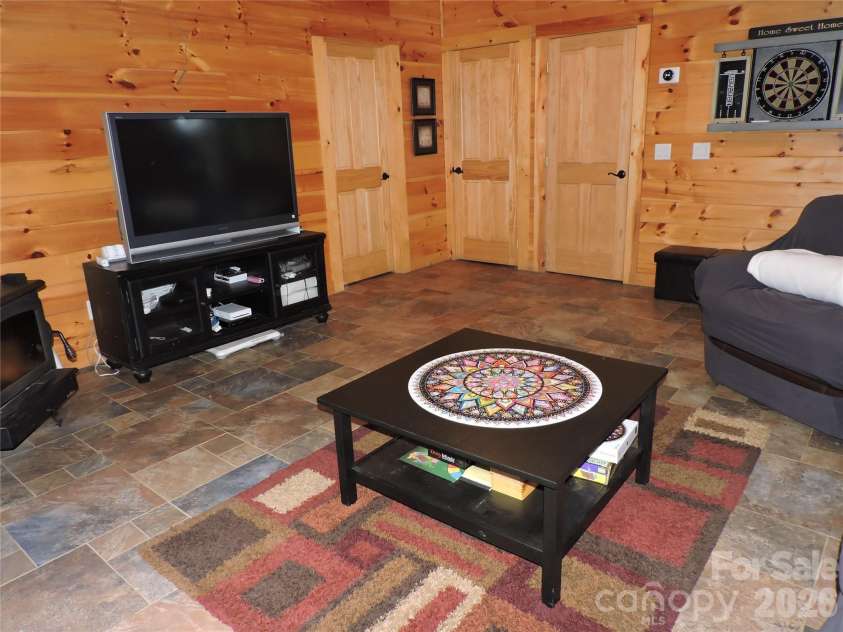 103 Chucks Lane, Bakersville, NC 28705.  MLS# CAR4364446, YatesRealty ID 11028. 