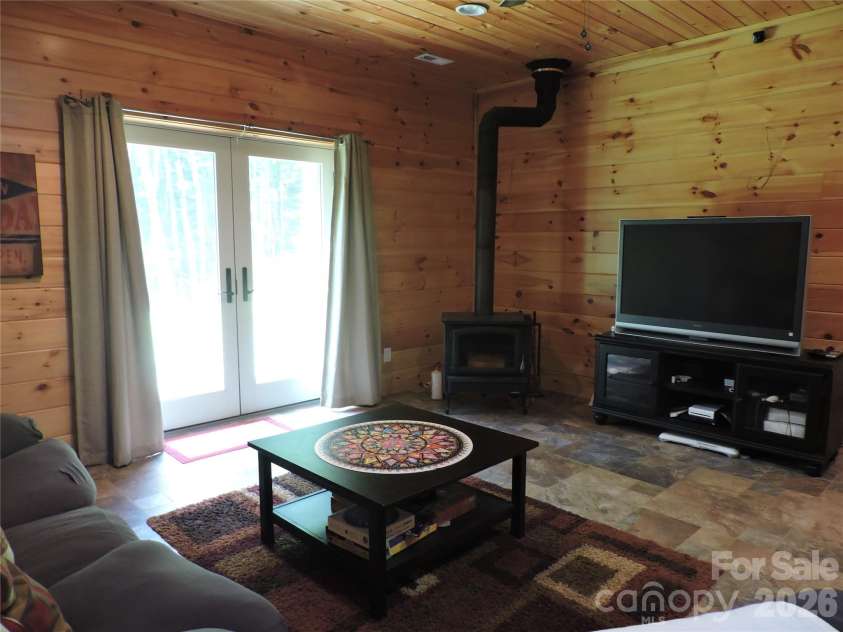 103 Chucks Lane, Bakersville, NC 28705.  MLS# CAR4364446, YatesRealty ID 11028. 