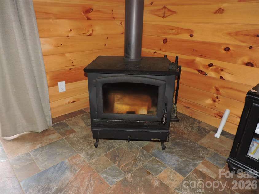 103 Chucks Lane, Bakersville, NC 28705.  MLS# CAR4364446, YatesRealty ID 11028. 