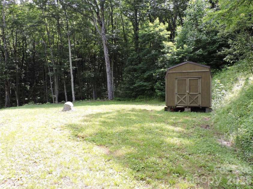 103 Chucks Lane, Bakersville, NC 28705.  MLS# CAR4364446, YatesRealty ID 11028. 