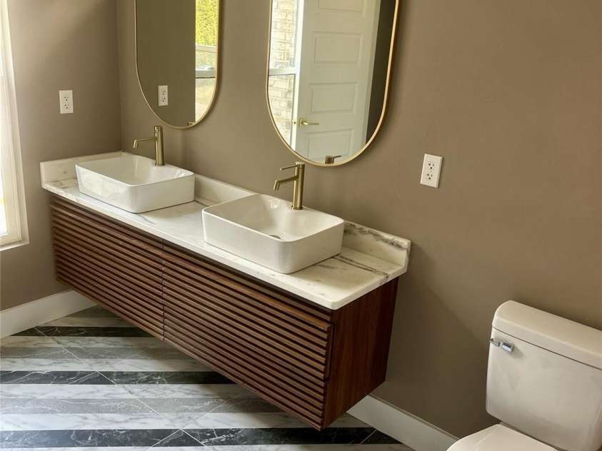 1243 10th Street Place, Hickory, NC 28601.  MLS# CAR4186557, YatesRealty ID 1103. 