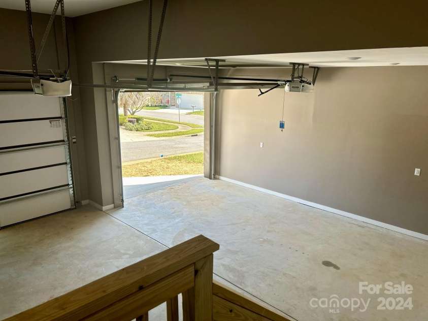 1243 10th Street Place, Hickory, NC 28601.  MLS# CAR4186557, YatesRealty ID 1103. 