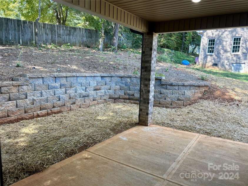 1243 10th Street Place, Hickory, NC 28601.  MLS# CAR4186557, YatesRealty ID 1103. 