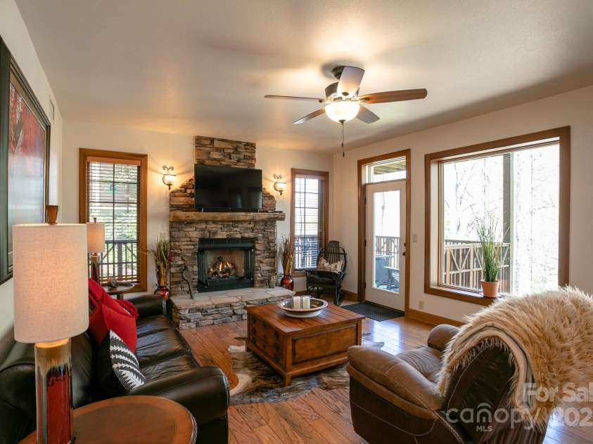 81 Creekside Way, Burnsville, NC 28714.  MLS# CAR4255606, YatesRealty ID 11031. 