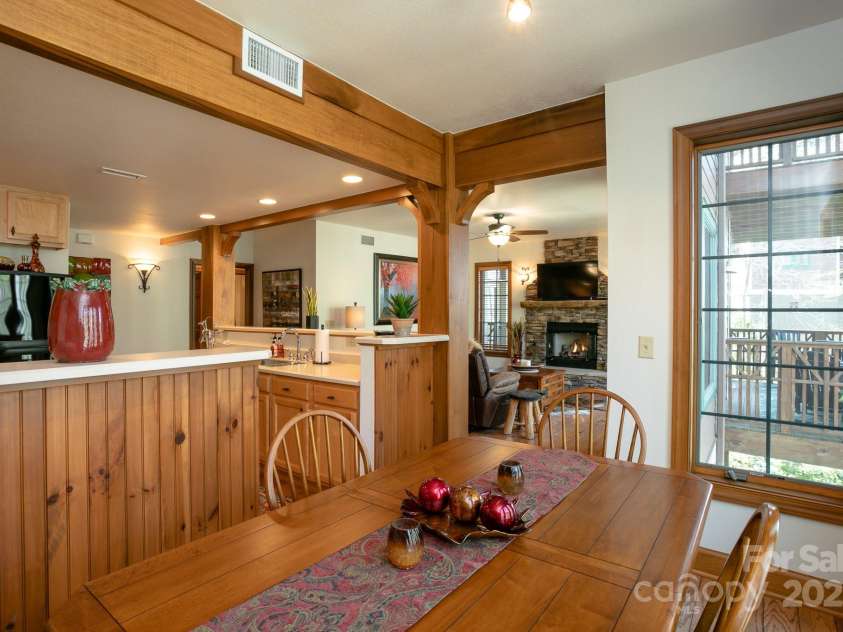 81 Creekside Way, Burnsville, NC 28714.  MLS# CAR4255606, YatesRealty ID 11031. 