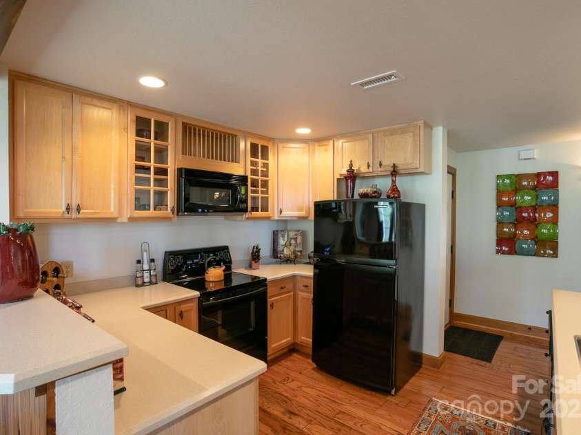 81 Creekside Way, Burnsville, NC 28714.  MLS# CAR4255606, YatesRealty ID 11031. 