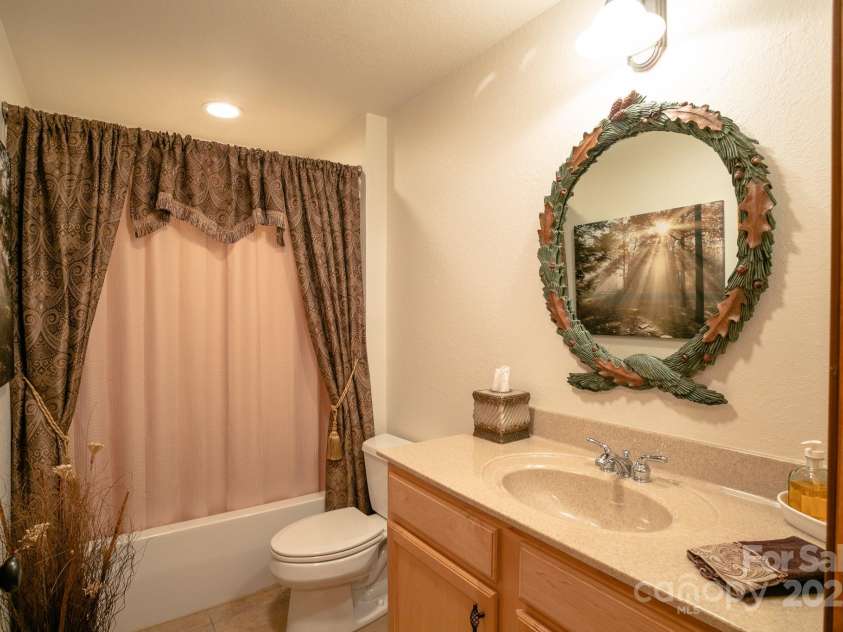 81 Creekside Way, Burnsville, NC 28714.  MLS# CAR4255606, YatesRealty ID 11031. 