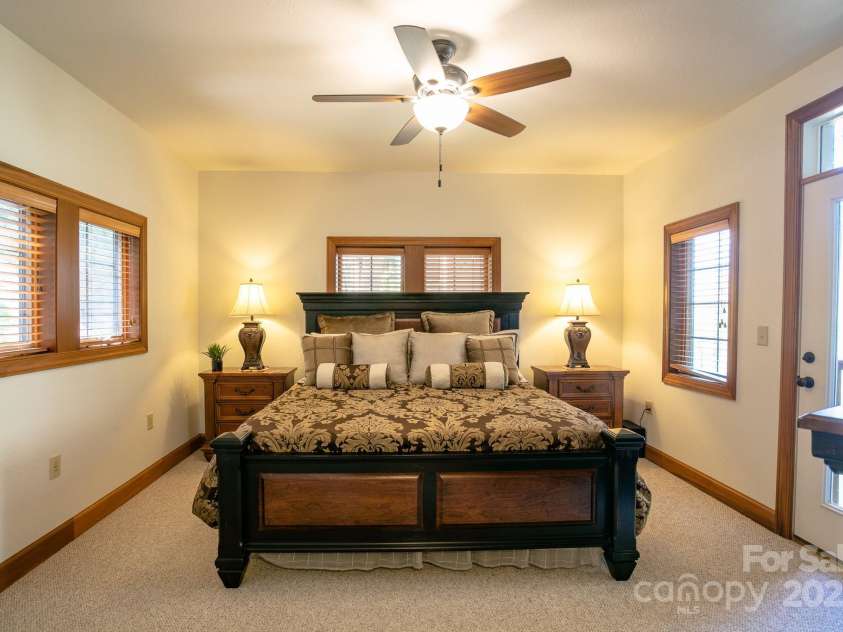 81 Creekside Way, Burnsville, NC 28714.  MLS# CAR4255606, YatesRealty ID 11031. 