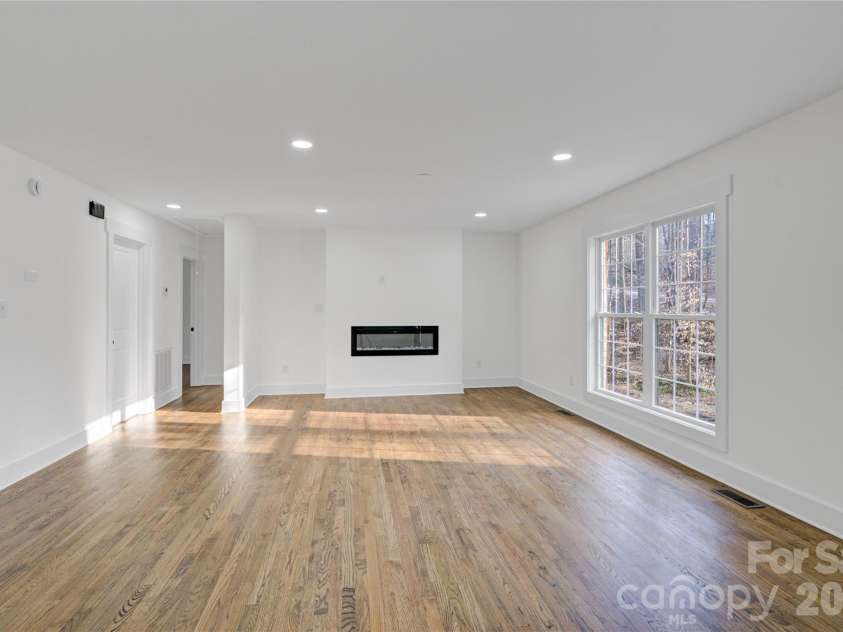 8900 Blaydon Drive, Charlotte, NC 28227.  MLS# CAR4353504, YatesRealty ID 11031. 