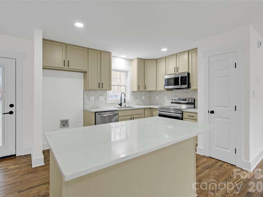 8900 Blaydon Drive, Charlotte, NC 28227.  MLS# CAR4353504, YatesRealty ID 11031. 