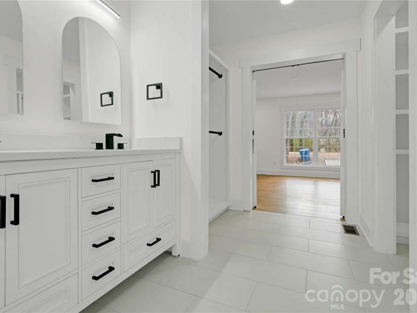 8900 Blaydon Drive, Charlotte, NC 28227.  MLS# CAR4353504, YatesRealty ID 11031. 