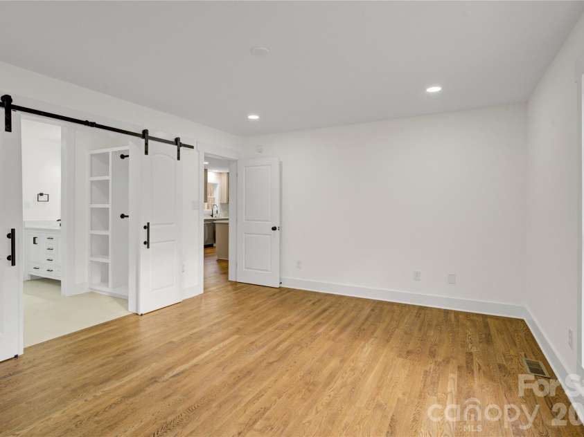 8900 Blaydon Drive, Charlotte, NC 28227.  MLS# CAR4353504, YatesRealty ID 11031. 