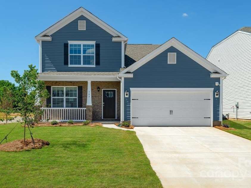 207 Giant Oak Avenue, Statesville, NC 28677.  MLS# CAR4254329, YatesRealty ID 11032. 