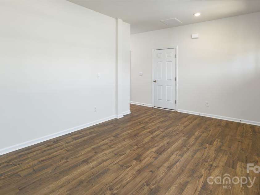 207 Giant Oak Avenue, Statesville, NC 28677.  MLS# CAR4254329, YatesRealty ID 11032. 