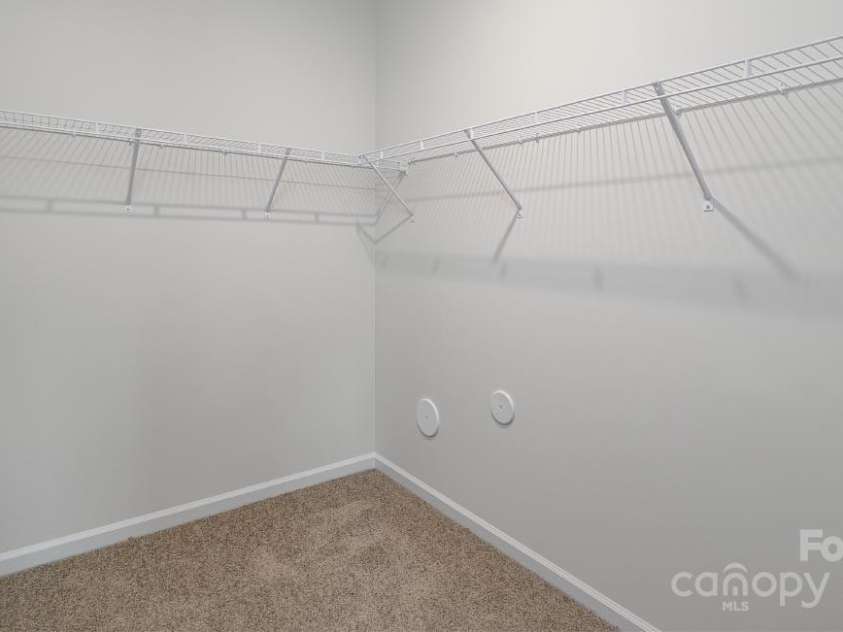 207 Giant Oak Avenue, Statesville, NC 28677.  MLS# CAR4254329, YatesRealty ID 11032. 