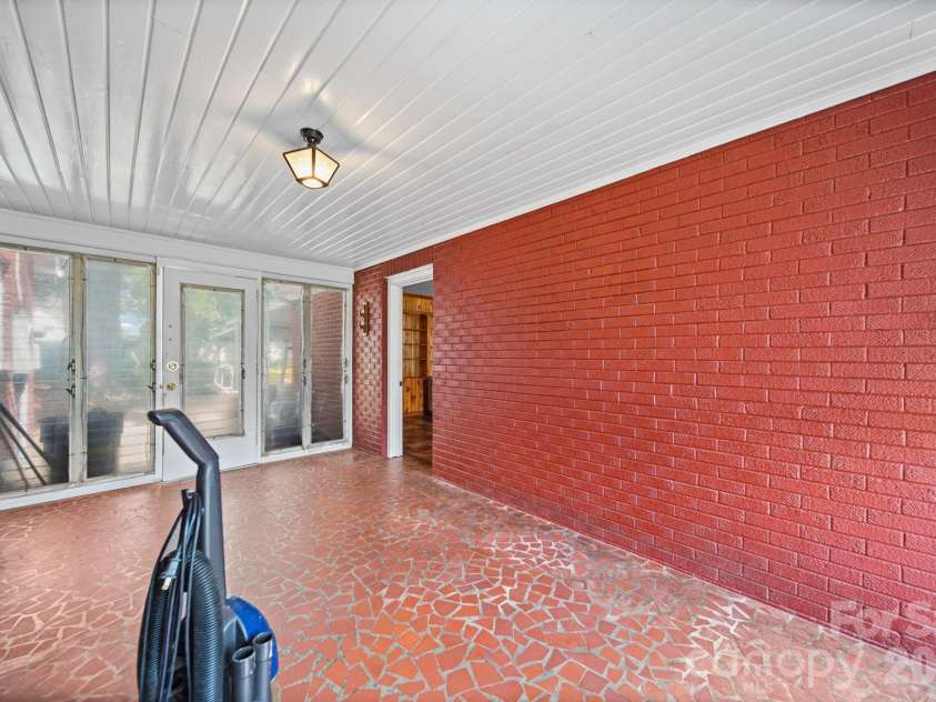 6811 Highway 74 Boulevard, Marshville, NC 28103.  MLS# CAR4366376, YatesRealty ID 11032. 