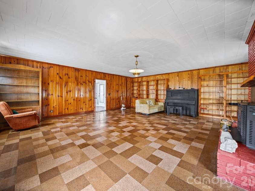 6811 Highway 74 Boulevard, Marshville, NC 28103.  MLS# CAR4366376, YatesRealty ID 11032. 
