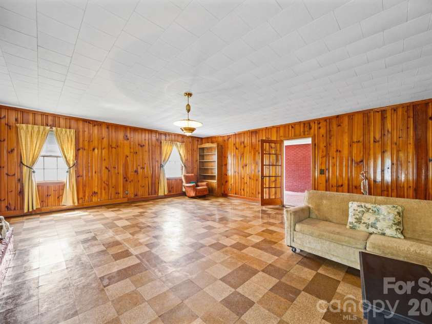 6811 Highway 74 Boulevard, Marshville, NC 28103.  MLS# CAR4366376, YatesRealty ID 11032. 