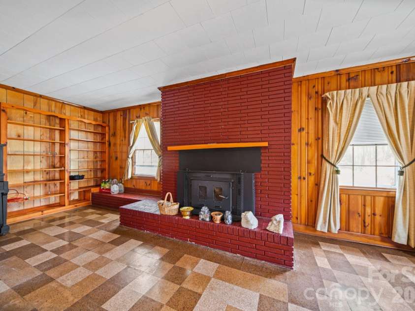 6811 Highway 74 Boulevard, Marshville, NC 28103.  MLS# CAR4366376, YatesRealty ID 11032. 