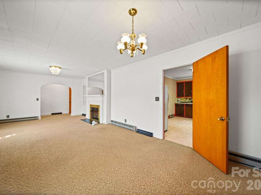 6811 Highway 74 Boulevard, Marshville, NC 28103.  MLS# CAR4366376, YatesRealty ID 11032. 