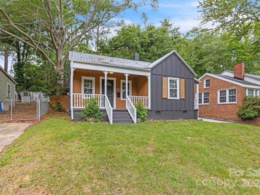 621 Greenland Drive, Fayetteville, NC 28305.  MLS# CAR4255950, YatesRealty ID 11033. 
