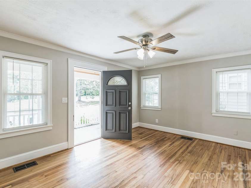 621 Greenland Drive, Fayetteville, NC 28305.  MLS# CAR4255950, YatesRealty ID 11033. 