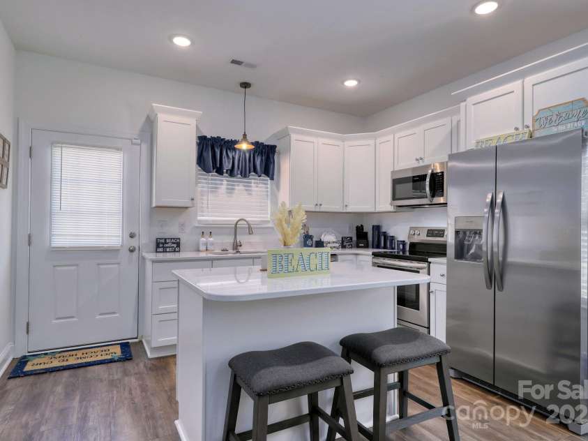 412 N Oak Street, Myrtle Beach, SC 29577.  MLS# CAR4255195, YatesRealty ID 11034. 