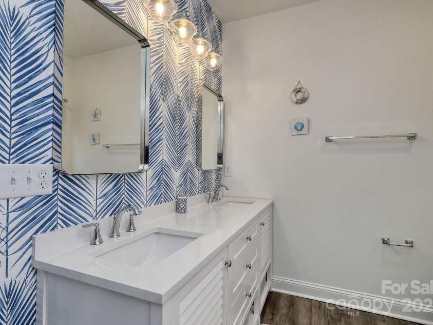 412 N Oak Street, Myrtle Beach, SC 29577.  MLS# CAR4255195, YatesRealty ID 11034. 