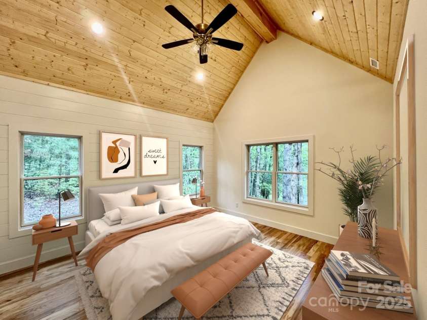 435 Soquili Drive, Brevard, NC 28712.  MLS# CAR4255595, YatesRealty ID 11035. Primary Bedroom