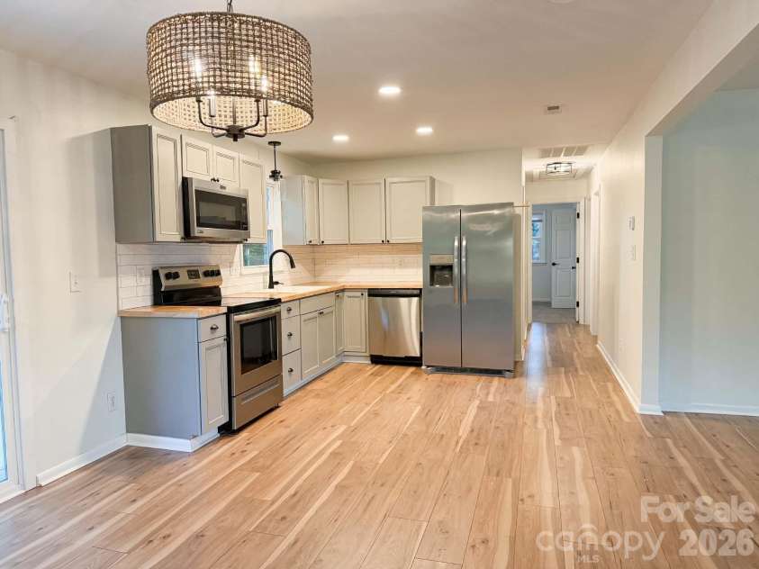 6005 Penndale Drive, Shelby, NC 28152.  MLS# CAR4349985, YatesRealty ID 11036. 