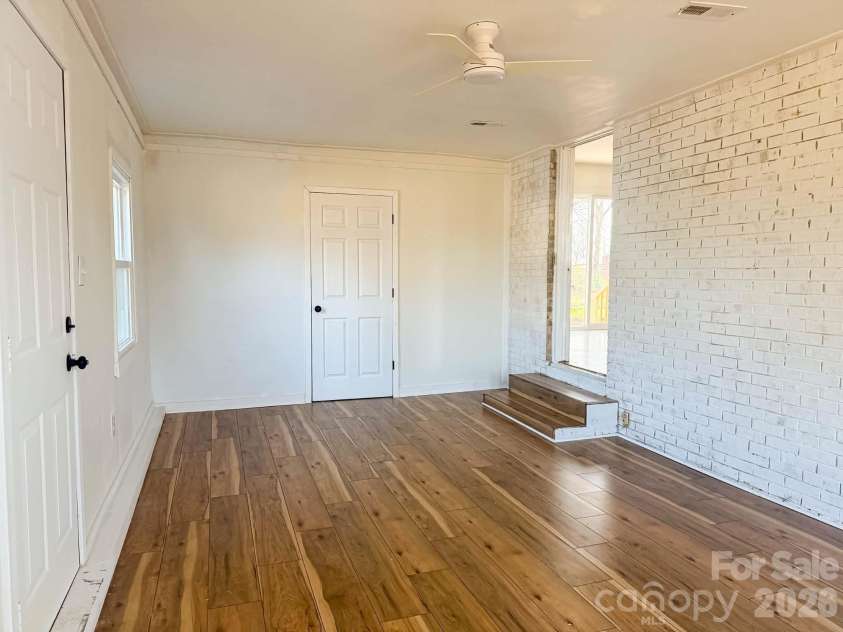 6005 Penndale Drive, Shelby, NC 28152.  MLS# CAR4349985, YatesRealty ID 11036. 