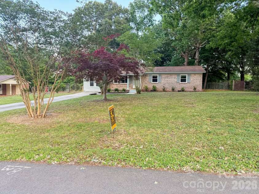 6005 Penndale Drive, Shelby, NC 28152.  MLS# CAR4349985, YatesRealty ID 11036. 