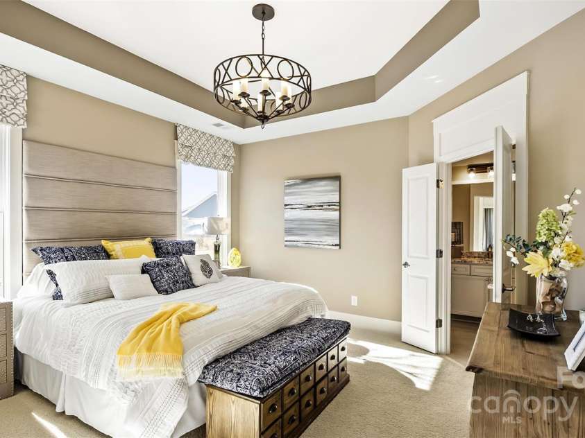 7324 Jolly Brook Drive, Charlotte, NC 28215.  MLS# CAR4256142, YatesRealty ID 11039. Owner's Suite