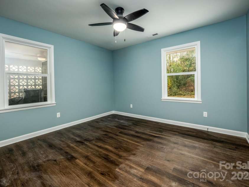 913 Second Street, Spencer, NC 28159.  MLS# CAR4198350, YatesRealty ID 1104. 