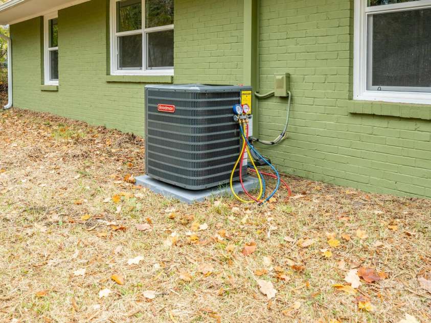 913 Second Street, Spencer, NC 28159.  MLS# CAR4198350, YatesRealty ID 1104. 