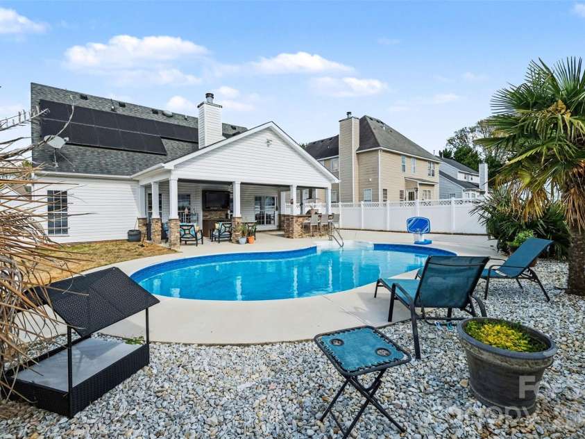 4476 Greystone Drive, Concord, NC 28027.  MLS# CAR4366117, YatesRealty ID 11040. 