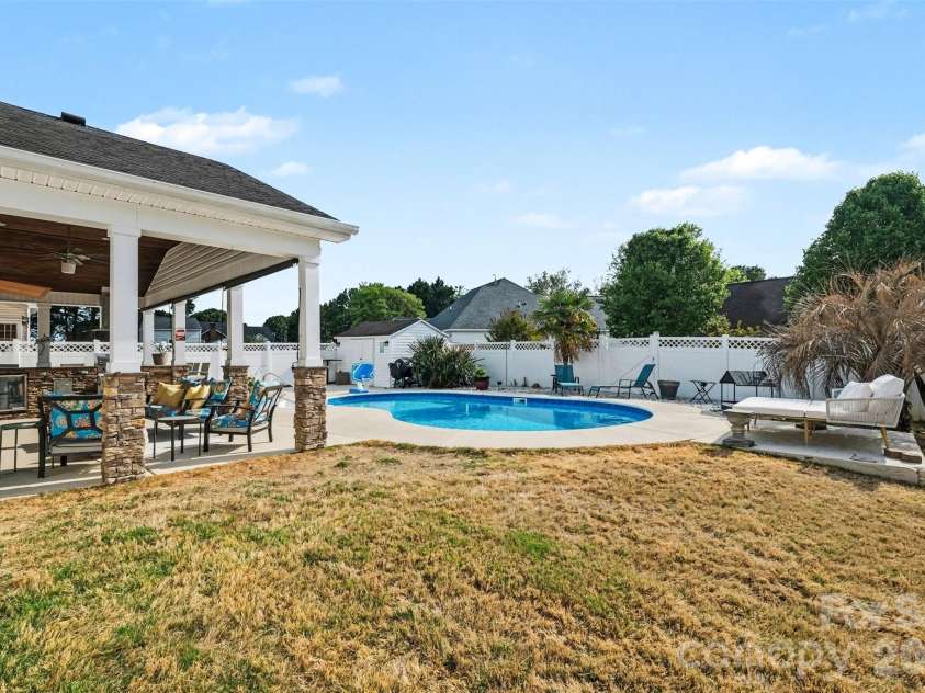 4476 Greystone Drive, Concord, NC 28027.  MLS# CAR4366117, YatesRealty ID 11040. 