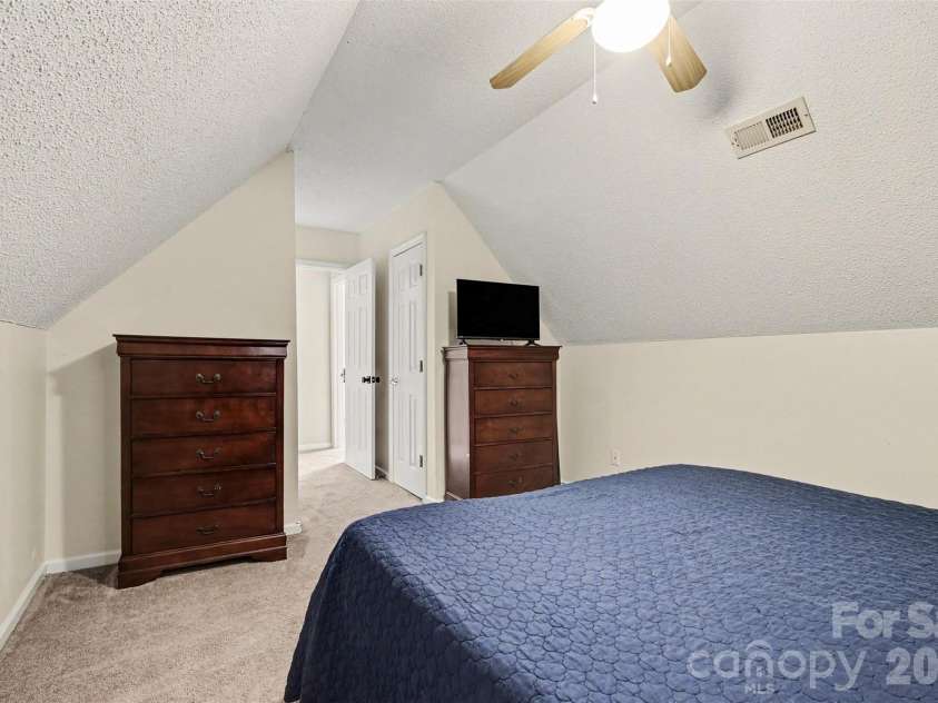 4476 Greystone Drive, Concord, NC 28027.  MLS# CAR4366117, YatesRealty ID 11040. 