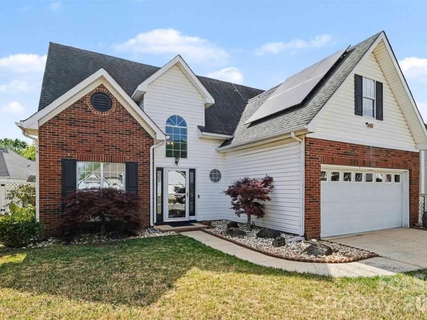 4476 Greystone Drive, Concord, NC 28027.  MLS# CAR4366117, YatesRealty ID 11040. 