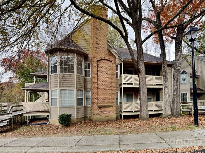 6020 Gray Gate Lane, Charlotte, NC 28210.  MLS# CAR4256158, YatesRealty ID 11040. 