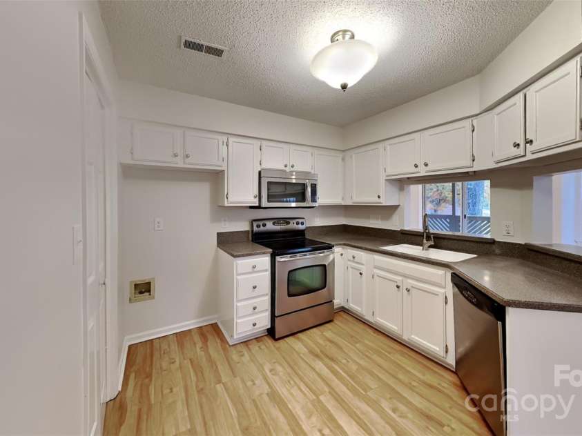 6020 Gray Gate Lane, Charlotte, NC 28210.  MLS# CAR4256158, YatesRealty ID 11040. 