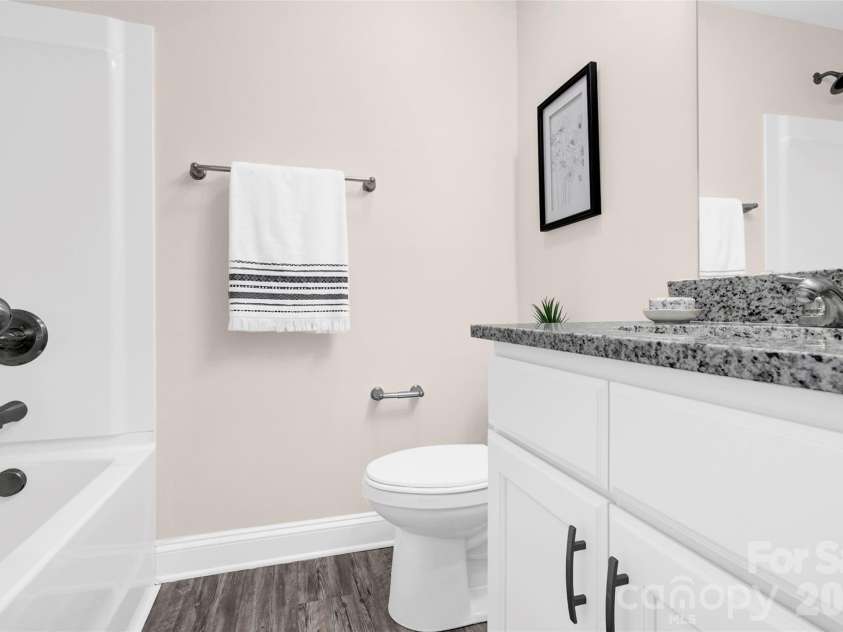 2833 Southwest Boulevard, Charlotte, NC 28216.  MLS# CAR4349189, YatesRealty ID 11042. 1st floor full bath