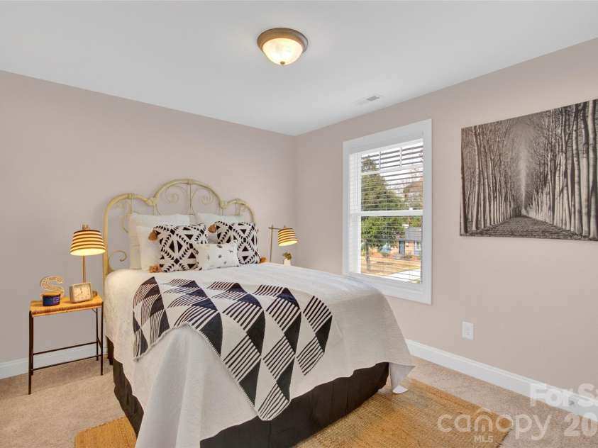 2833 Southwest Boulevard, Charlotte, NC 28216.  MLS# CAR4349189, YatesRealty ID 11042. 2nd floor bedroom 