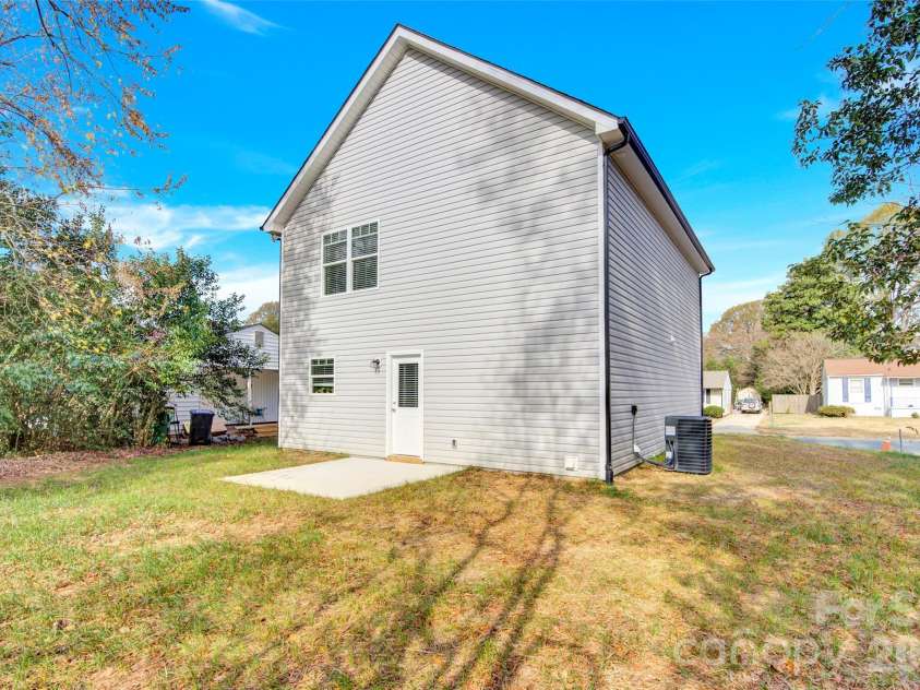 2833 Southwest Boulevard, Charlotte, NC 28216.  MLS# CAR4349189, YatesRealty ID 11042. Back of the house 