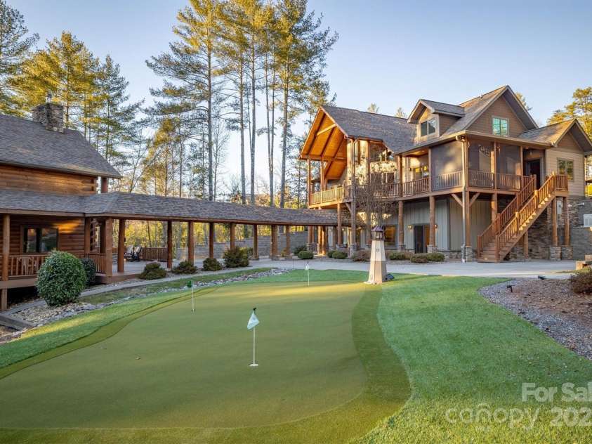 1989 Johns Ridge Parkway, Lenoir, NC 28645.  MLS# CAR4256101, YatesRealty ID 11043. 