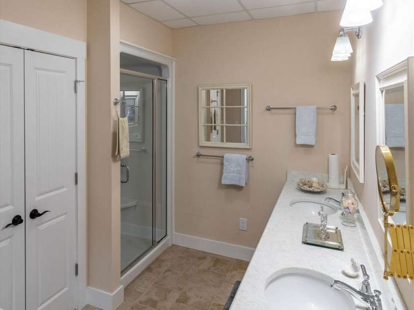 1989 Johns Ridge Parkway, Lenoir, NC 28645.  MLS# CAR4256101, YatesRealty ID 11043. 