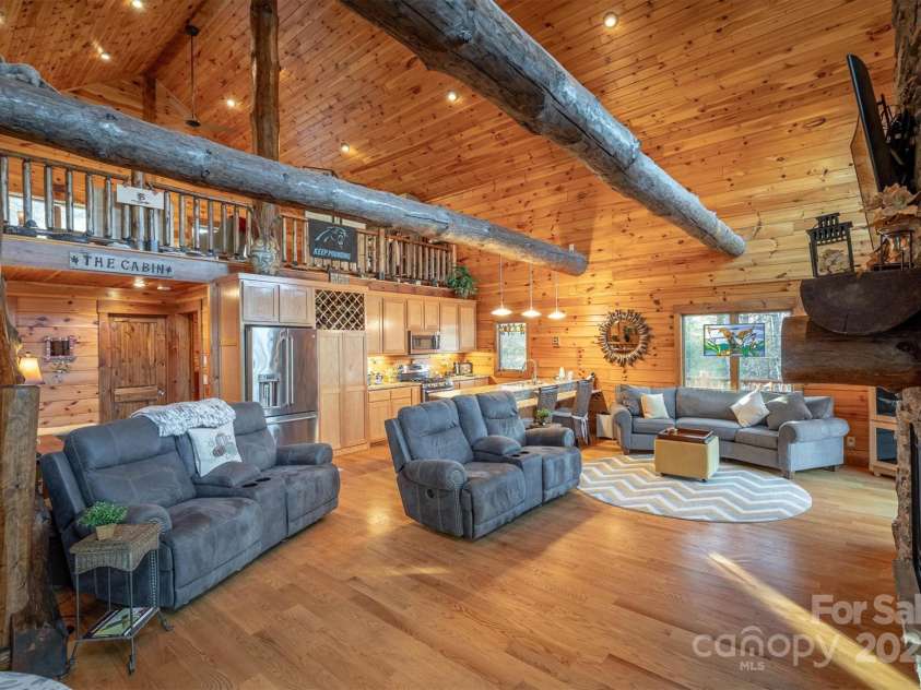 1989 Johns Ridge Parkway, Lenoir, NC 28645.  MLS# CAR4256101, YatesRealty ID 11043. 